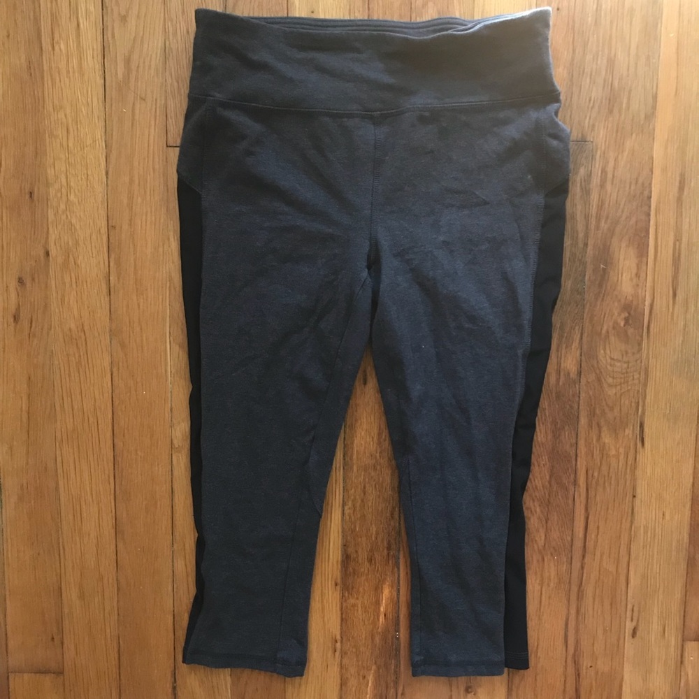 Forever 21 workout cropped pant